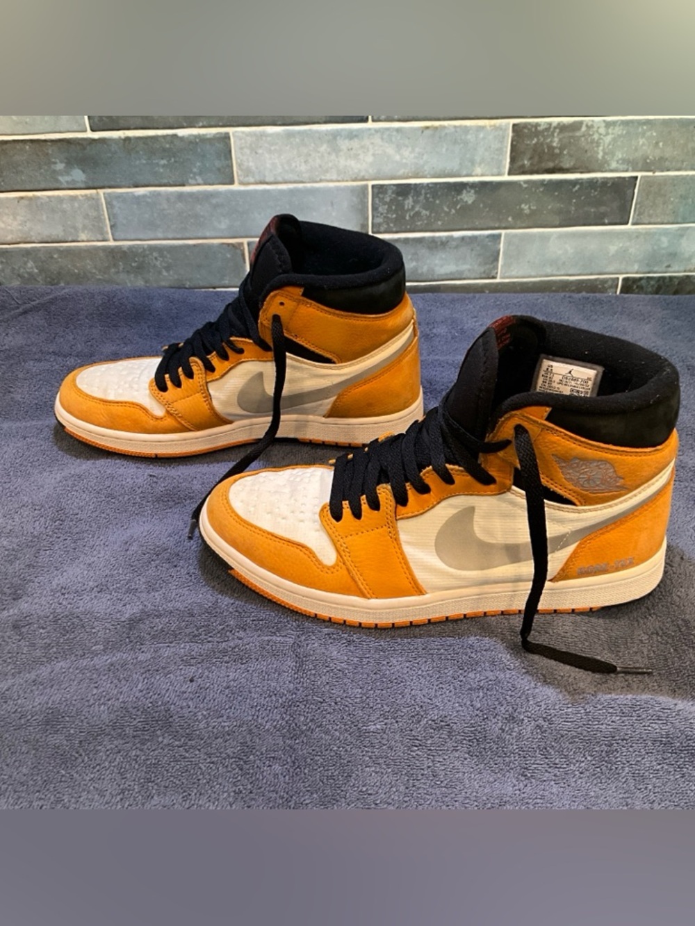 Nike Air Jordan 1 High - Orange, Black & White - Picture 12 of 16